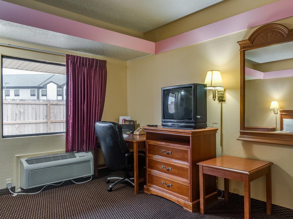 Travelers Inn Midwest City Zewnętrze zdjęcie