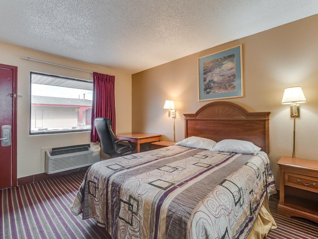 Travelers Inn Midwest City Zewnętrze zdjęcie