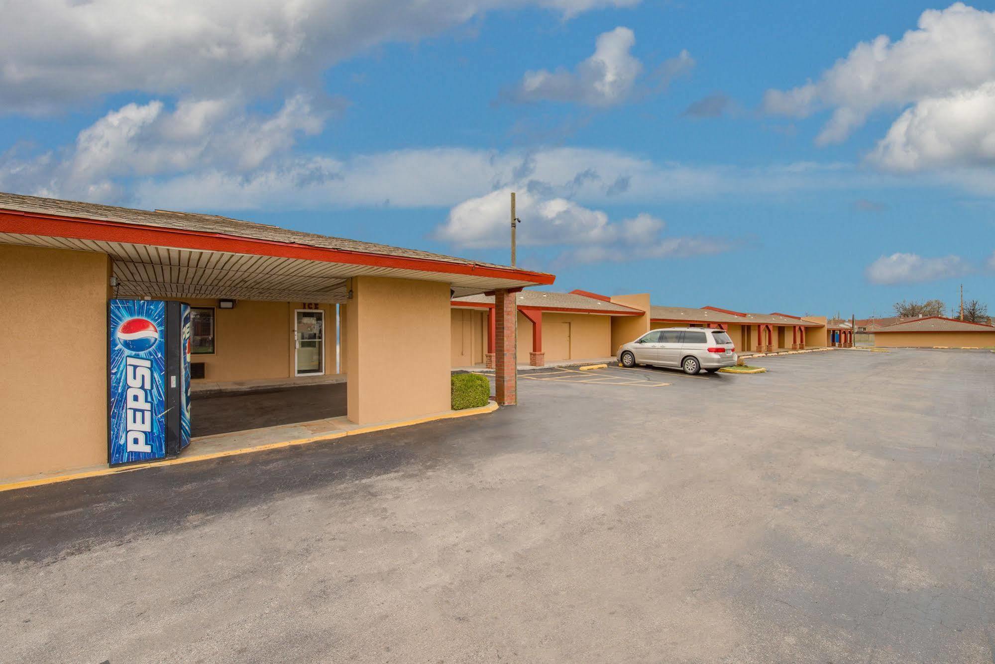Travelers Inn Midwest City Zewnętrze zdjęcie