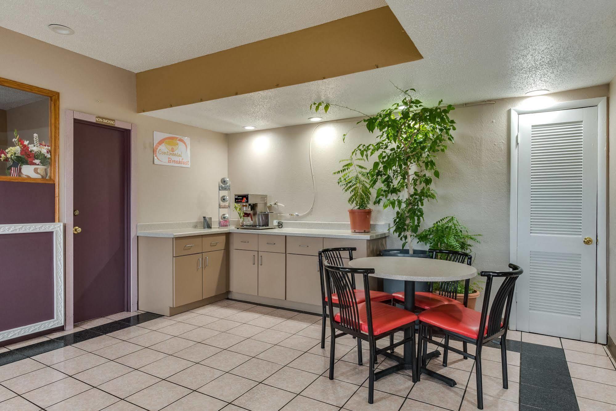 Travelers Inn Midwest City Zewnętrze zdjęcie