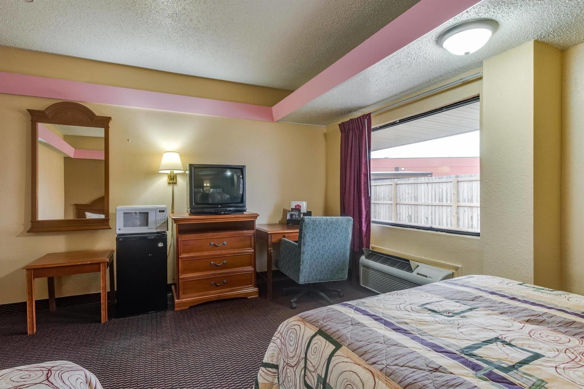 Travelers Inn Midwest City Zewnętrze zdjęcie