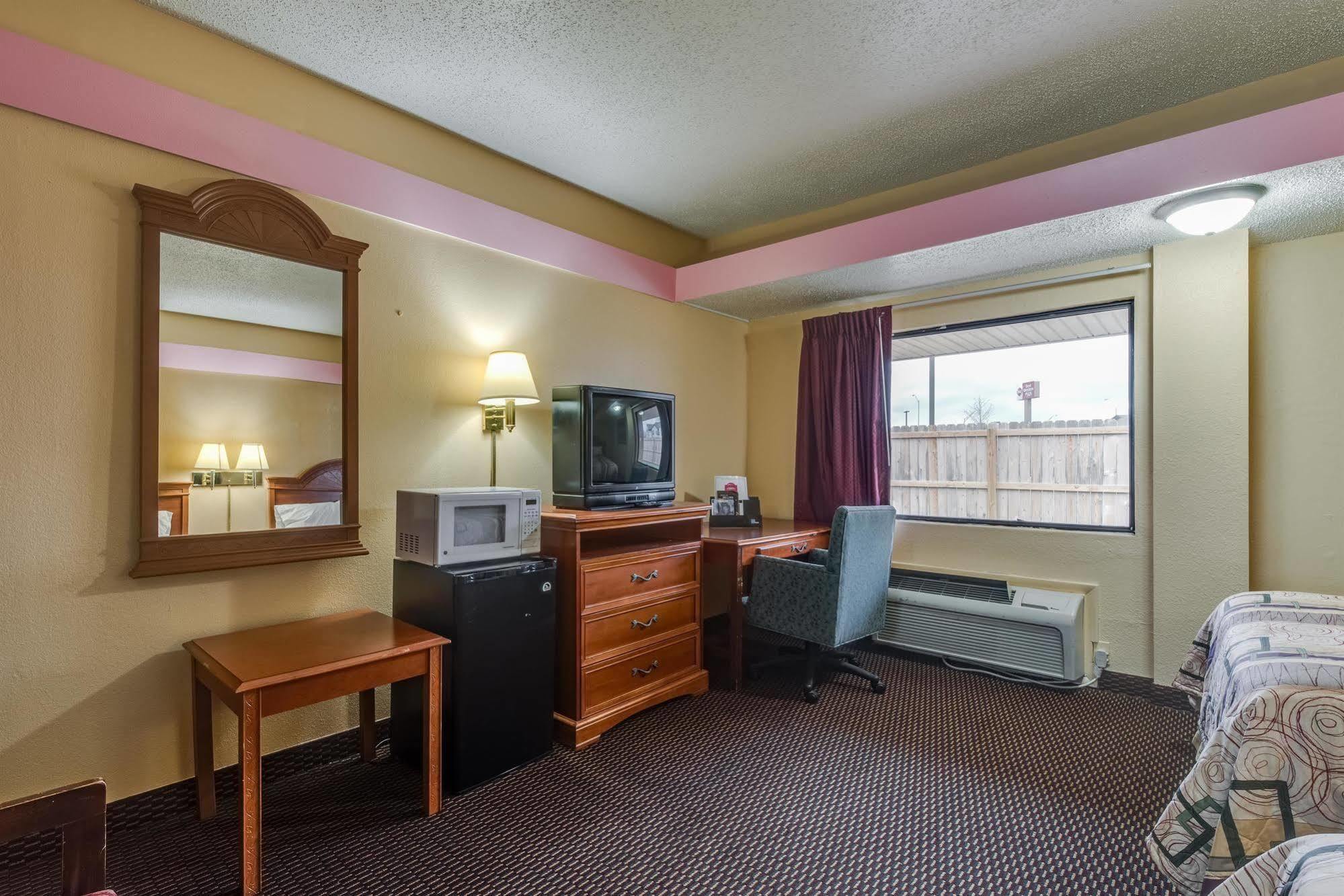 Travelers Inn Midwest City Zewnętrze zdjęcie
